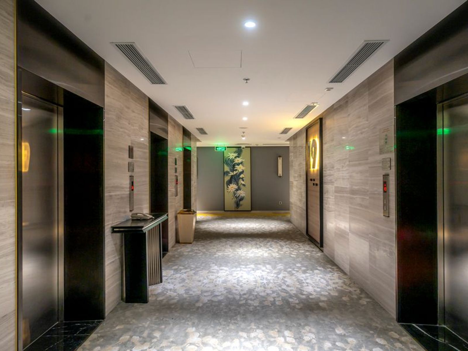 Tan Hoang Long Hotel