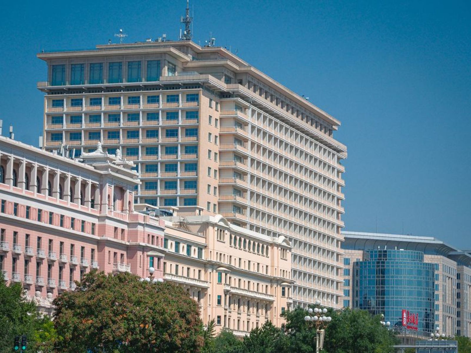 Flora Hotel